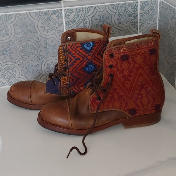 Custom boods - Picture 2 of 4